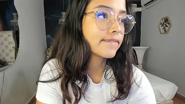 Snapshot of Ariana_Pierce chatting on December 22, 1:55 am Ariana Pierce online show from December 22, 1:55 am