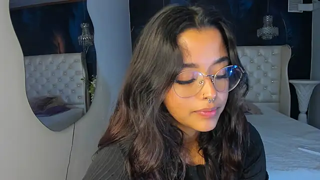 Snapshot of Ariana_Pierce chatting on December 23, 3:29 am Ariana Pierce online show from December 23, 3:29 am