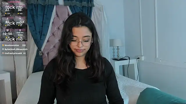 Snapshot of Ariana_Pierce chatting on December 28, 6:39 am Ariana Pierce online show from December 28, 6:39 am