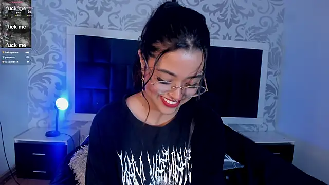 Snapshot of Ariana_Pierce chatting on December 30, 6:09 am Ariana Pierce online show from December 30, 6:09 am