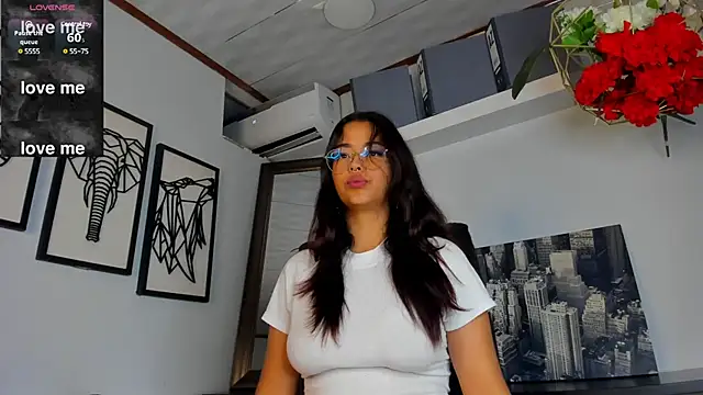 Snapshot of Ariana_Pierce chatting on January 15, 4:25 am Ariana Pierce online show from January 15, 4:25 am