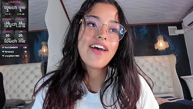 Snapshot of Ariana_Pierce chatting on January 25, 7:49 am Ariana Pierce online show from January 25, 7:49 am