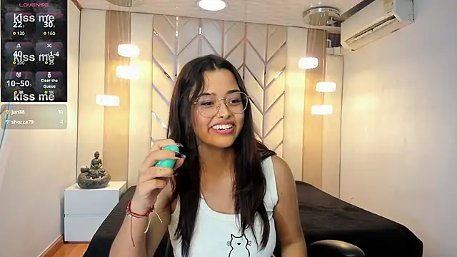 Snapshot of Ariana_Pierce chatting on January 31, 8:11 am Ariana Pierce online show from January 31, 8:11 am