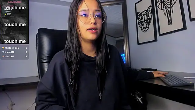 Snapshot of Ariana_Pierce chatting on February 4, 8:02 am Ariana Pierce online show from February 4, 8:02 am