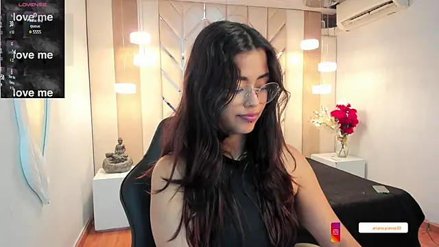 Snapshot of Ariana_Pierce chatting on March 3, 5:09 am Ariana Pierce online show from March 3, 5:09 am