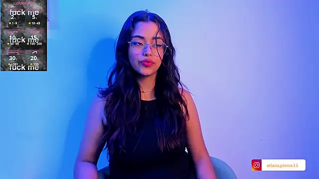 Snapshot of Ariana_Pierce chatting on March 4, 5:00 am Ariana Pierce online show from March 4, 5:00 am