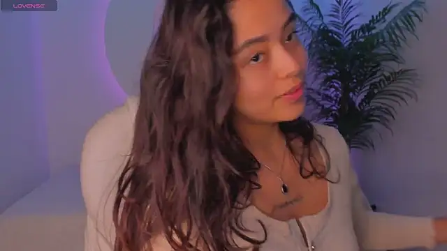 Snapshot of Ariana_Pierce chatting on October 29, 12:29 pm Ariana Pierce online show from October 29, 12:29 pm