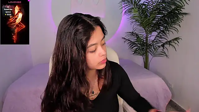 Snapshot of Ariana_Pierce chatting on November 8, 12:27 pm Ariana Pierce online show from November 8, 12:27 pm