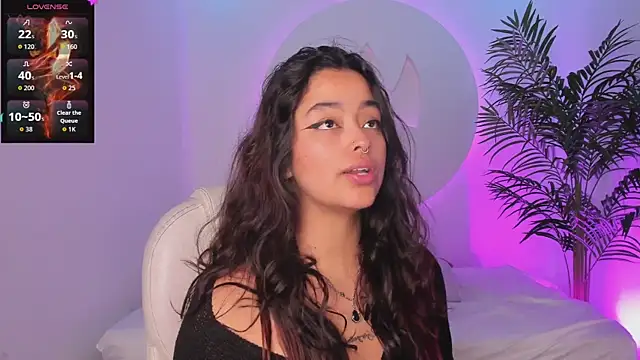 Snapshot of Ariana_Pierce chatting on November 9, 12:36 pm Ariana Pierce online show from November 9, 12:36 pm