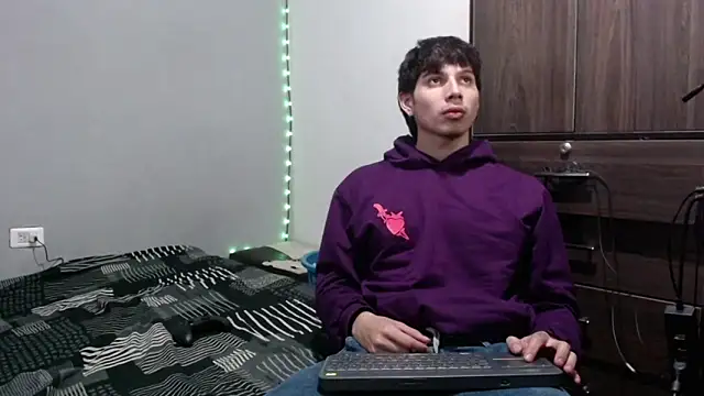 pervertsteens3 online show from September 14, 3:05 am