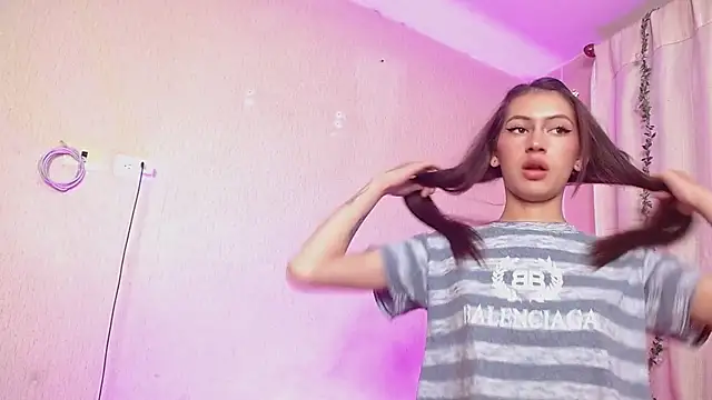 sara17  online show from January 21, 7:26 am