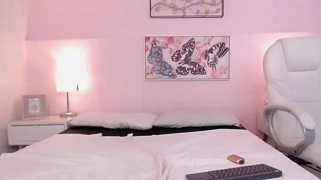 sara17  online show from November 2, 4:15 am