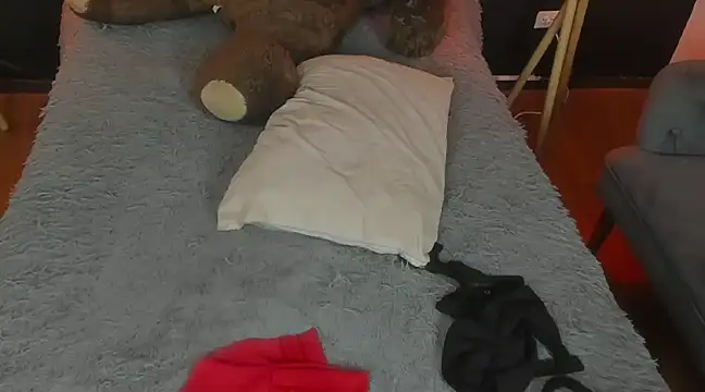 Snapshot of vampy_dolll chatting on December 28, 11:37 pm vampy dolll online show from December 28, 11:37 pm