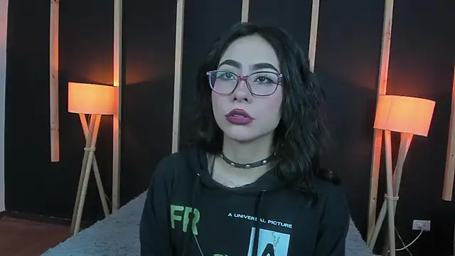 Snapshot of vampy_dolll chatting on January 5, 1:04 pm vampy dolll online show from January 5, 1:04 pm