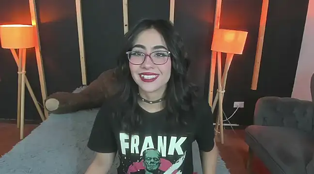 Snapshot of vampy_dolll chatting on January 6, 12:57 pm vampy dolll online show from January 6, 12:57 pm