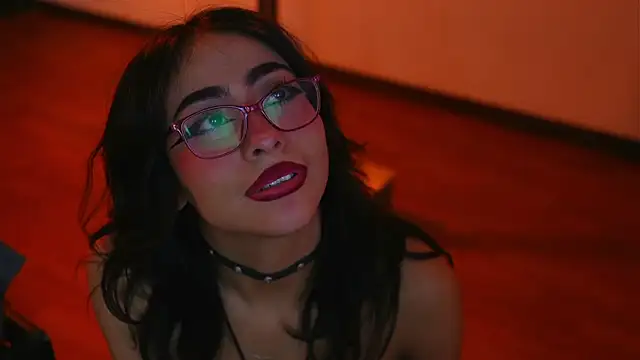 Snapshot of vampy_dolll chatting on March 15, 11:50 pm vampy dolll online show from March 15, 11:50 pm