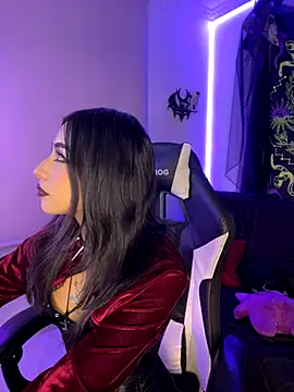 Snapshot of vampy_dolll chatting on October 30, 9:11 am vampy dolll online show from October 30, 9:11 am