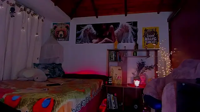 cuteweed420 online show from February 18, 7:21 am