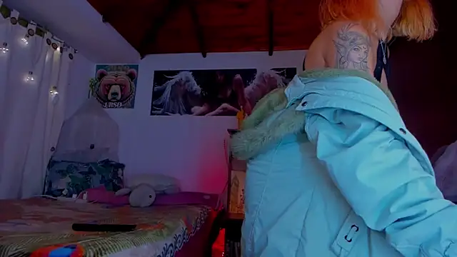 cuteweed420 online show from February 21, 8:51 am