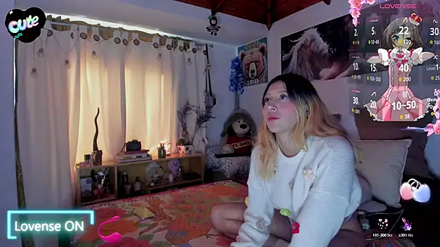 cuteweed420 online show from October 28, 8:44 pm