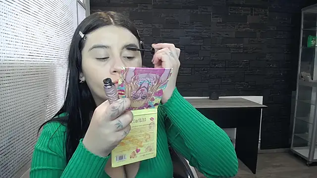 SaraBraun  online show from January 3, 1:25 pm