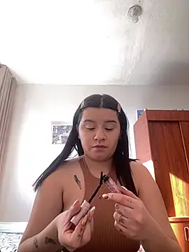 SaraBraun  online show from January 21, 1:32 pm