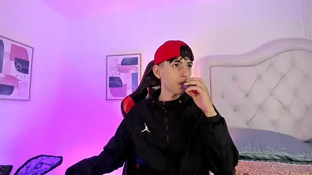 sett and gwen online show from January 2, 4:20 am