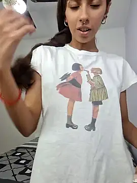 Snapshot of Jazmin-Cerezita chatting on January 10, 10:25 pm Jazmin-Cerezita online show from January 10, 10:25 pm