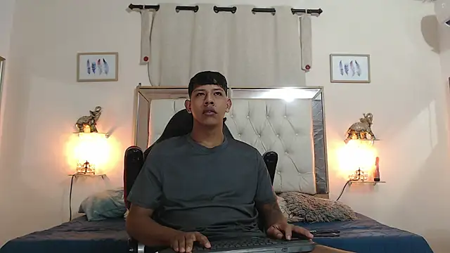 mr stiven  online show from September 9, 2:44 am