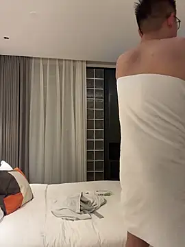 866532 online show from November 6, 12:39 pm