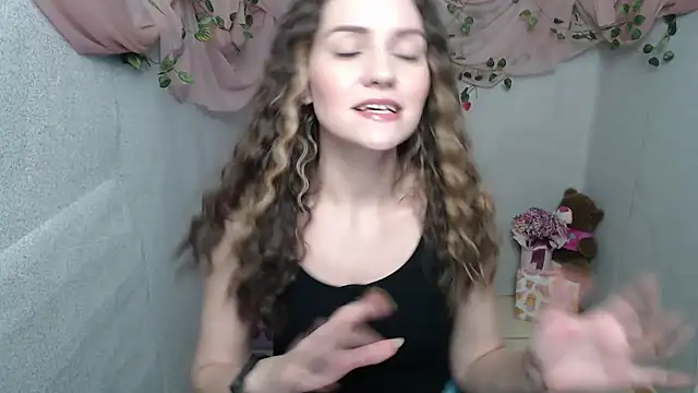 Lina Star S online show from January 3, 6:33 am