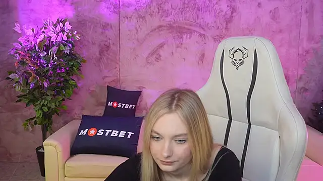 Ewa Pearl online show from January 6, 1:52 pm