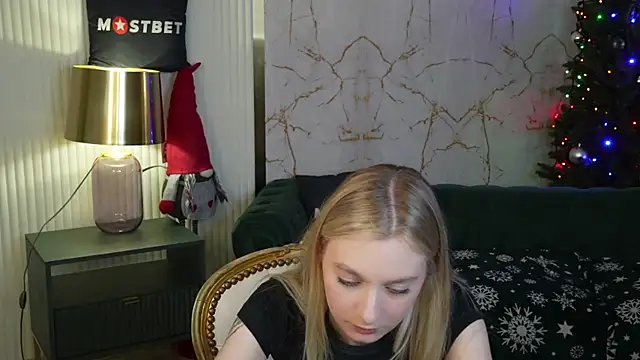 Ewa Pearl online show from January 8, 11:43 am