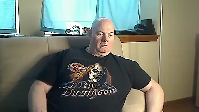 Snapshot of harley99574 chatting on December 20, 5:08 pm harley99574 online show from December 20, 5:08 pm