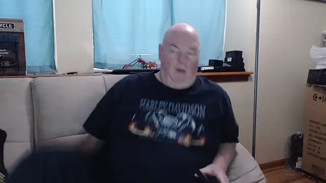 Snapshot of harley99574 chatting on November 13, 12:48 pm harley99574 online show from November 13, 12:48 pm