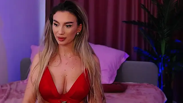 Snapshot of FelyJolie chatting on January 19, 1:22 pm FelyJolie online show from January 19, 1:22 pm