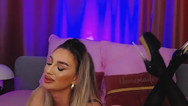 Snapshot of FelyJolie chatting on March 4, 11:29 am FelyJolie online show from March 4, 11:29 am