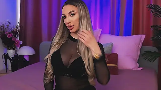 Snapshot of FelyJolie chatting on March 10, 8:26 am FelyJolie online show from March 10, 8:26 am