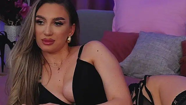 Snapshot of FelyJolie chatting on March 11, 8:30 am FelyJolie online show from March 11, 8:30 am