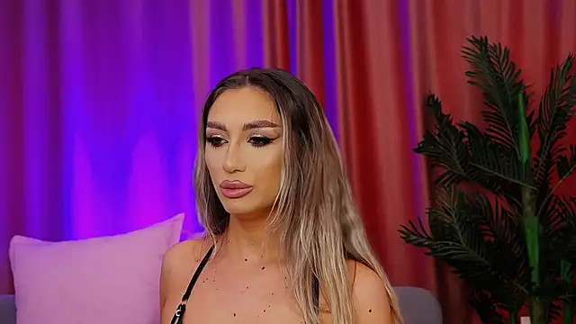 Snapshot of FelyJolie chatting on March 18, 9:42 am FelyJolie online show from March 18, 9:42 am