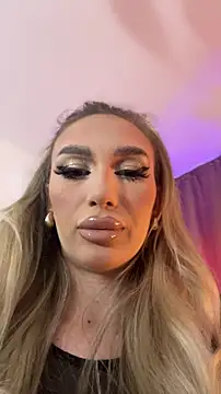 Snapshot of FelyJolie chatting on October 1, 9:48 am FelyJolie online show from October 1, 9:48 am