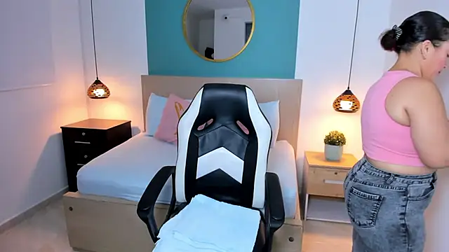 linda rios  online show from December 20, 7:07 pm