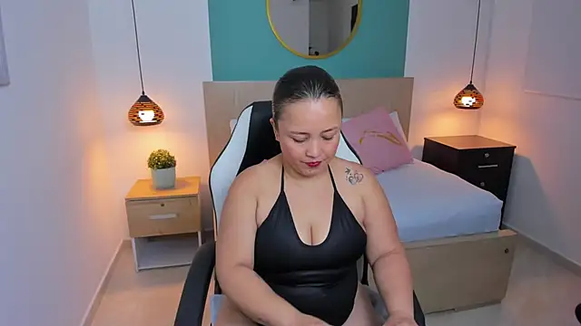 linda rios  online show from December 26, 7:05 pm