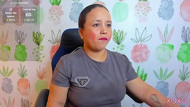 linda rios  online show from November 20, 7:24 pm