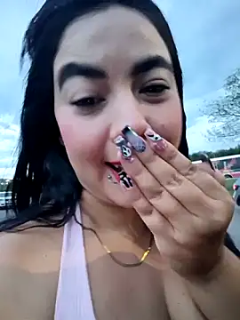 Snapshot of KathaDanger chatting on October 18, 10:32 pm KathaDanger online show from October 18, 10:32 pm