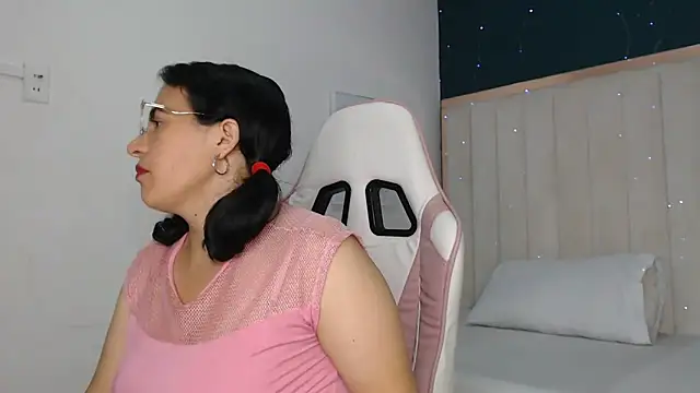 africa holmes online show from January 19, 1:43 am