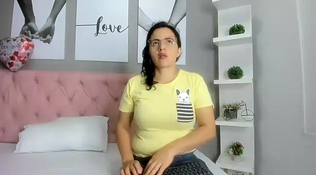 africa holmes online show from February 21, 1:44 am