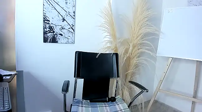 africa holmes online show from February 27, 1:48 am