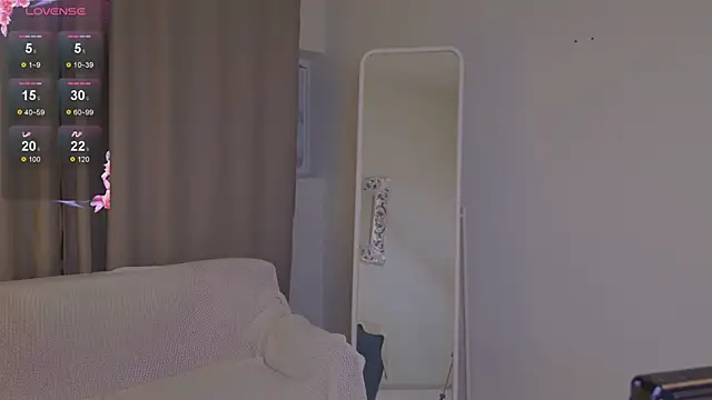 Lana  Cute  online show from March 17, 6:00 pm