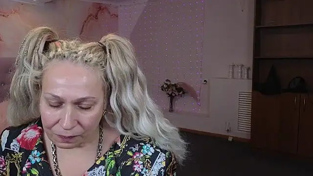 Penelope Pinky online show from January 15, 8:16 pm